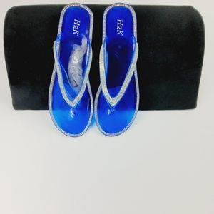 H2K NWOT Womens Blue Rhinestone Thong Sandals SZ 11